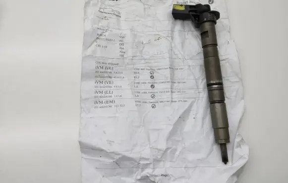 Volkswagen Scirocco Fuel injector 0445116030