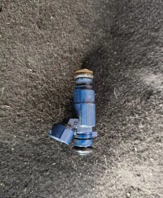 Hyundai ix20 Fuel injector 353102b000