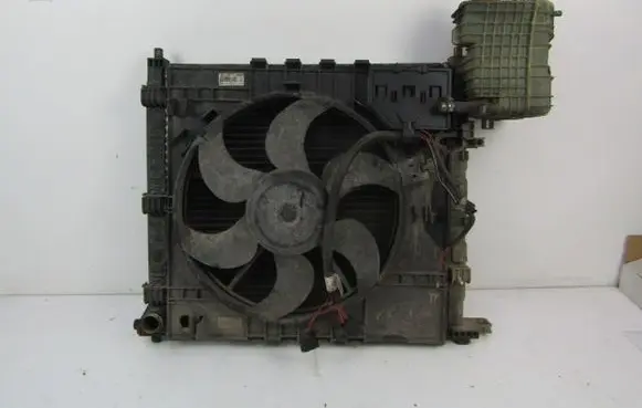 Mercedes-Benz Vito Viano W638 Coolant radiator 6385002200