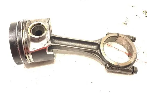 Volkswagen PASSAT B8 Piston with connecting rod 81L155