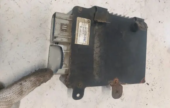 Chrysler Voyager Engine control unit/module 04727405AK