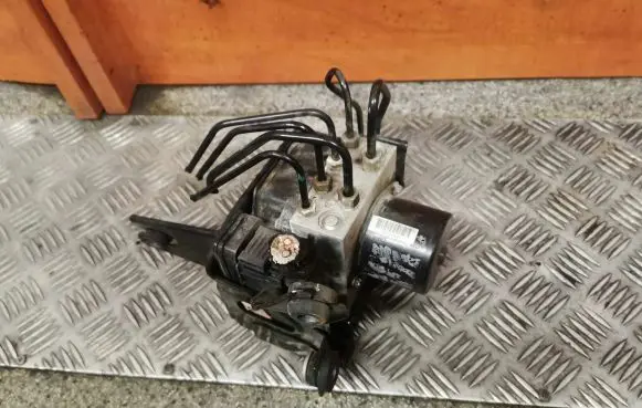 Opel Insignia A ABS Pump 22757650