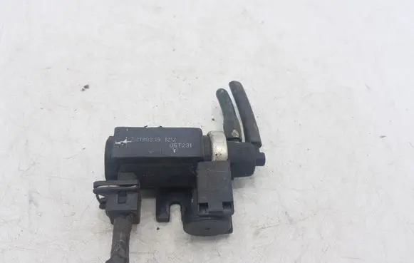 KIA Sorento Vacuum valve 72190319 05T231