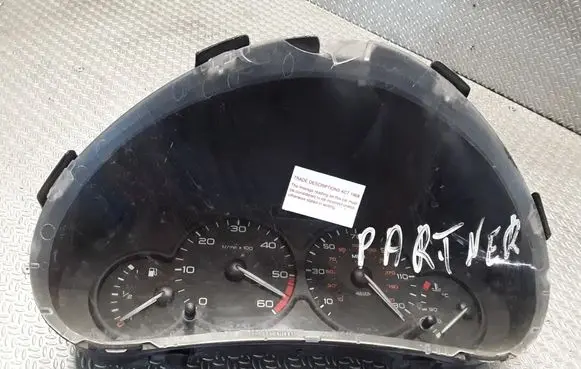 Peugeot Partner Speedometer (instrument cluster) 9656696880