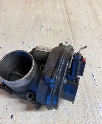 Ford Focus Throttle valve 2S6U9E927D