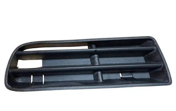 Volkswagen Golf IV Front bumper lower grill 1J0853665B