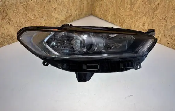 Ford Mondeo MK V Headlight/headlamp 89906731 C11475