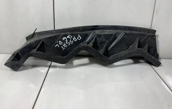 Volkswagen PASSAT B6 Front bumper mounting bracket 3C0807890