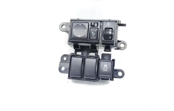 Nissan Juke I F15 Wing mirror switch