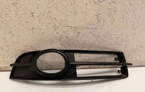 Audi A6 S6 C6 4F Front fog light trim/grill 4F0807682D