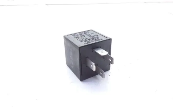 Audi A6 S6 C4 4A Hazard warning light relay 445955529A