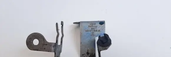 Volkswagen Touareg I Engine mounting bracket 4E0971845AL