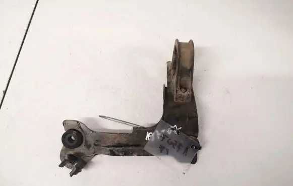 Volvo V50 Engine mounting bracket
