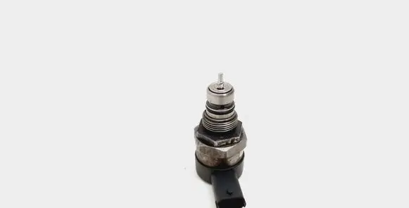 Volvo XC90 Fuel pressure regulator 30750409
