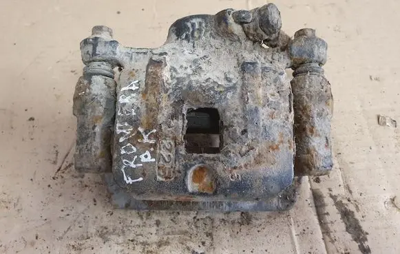 Opel Frontera B Rear brake caliper