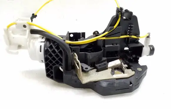 Mercedes-Benz S W220 Rear door lock 2207305735 41031122049