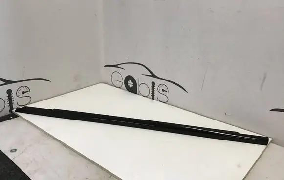 Mercedes-Benz GLC C254 Front door glass trim molding A2547200500