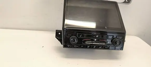Jeep Grand Cherokee WL Radio/CD/DVD/GPS head unit 68474166AG