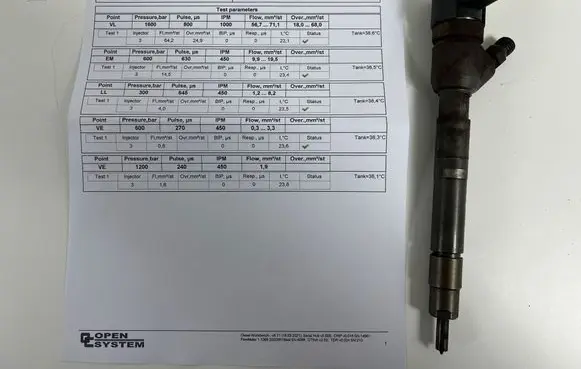 KIA Sportage Fuel injector 338002F300 0445110374