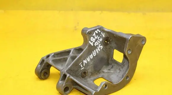 Volkswagen Sharan Power steering pump mounting bracket 028145523E