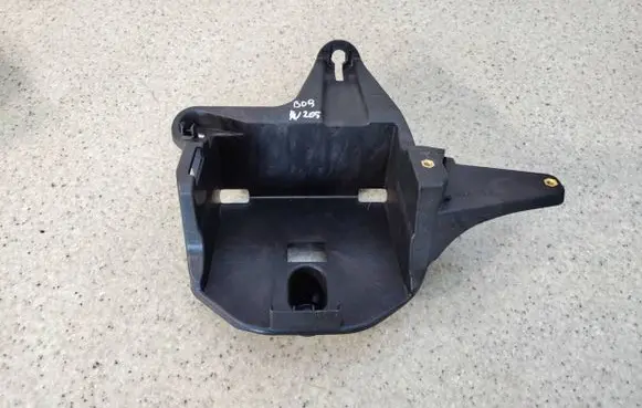 Mercedes-Benz C W205 Battery bracket A2055451640