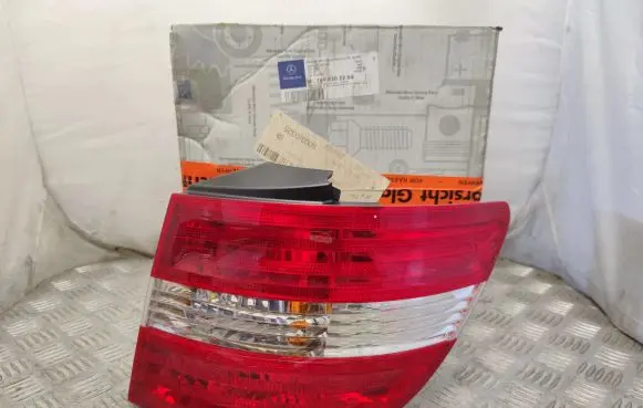Mercedes-Benz B W245 Rear/tail lights A1698202264