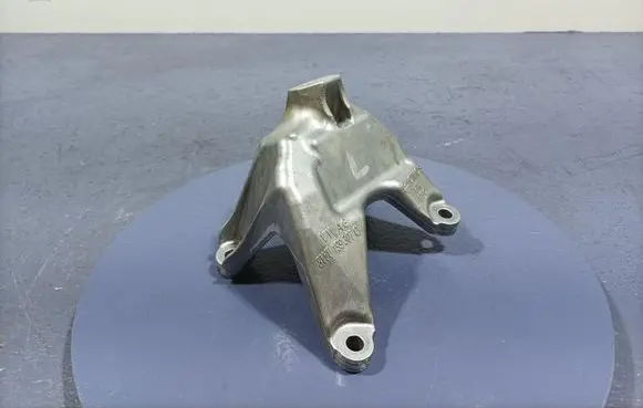 Audi A8 S8 D2 4D Engine mount vacuum valve 8W0199307Q
