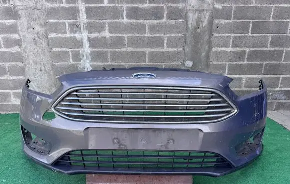 Ford Focus Front bumper F1EB17757A