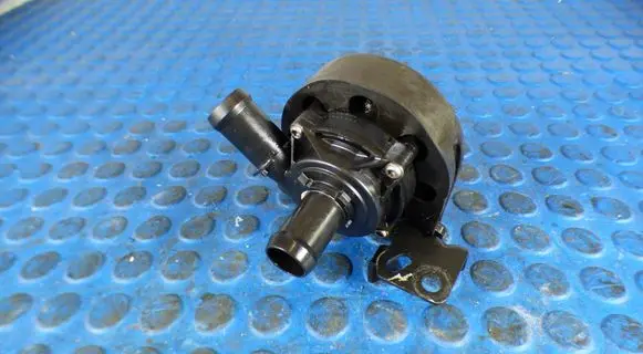 Opel Astra K Electric auxiliary coolant/water pump 13592754 124023109S00
