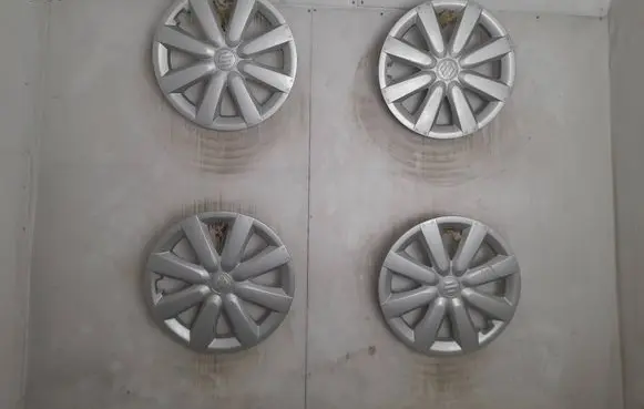 Suzuki SX4 R16 wheel hub/cap/trim 43250-79J10