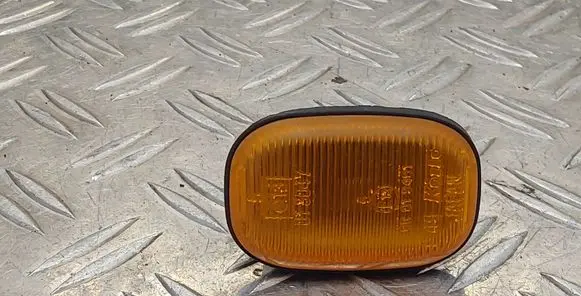 Toyota RAV 4 (XA20) Front fender indicator light
