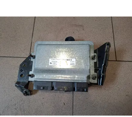 Dacia Sandero III Engine control unit/module ECU 237106047S