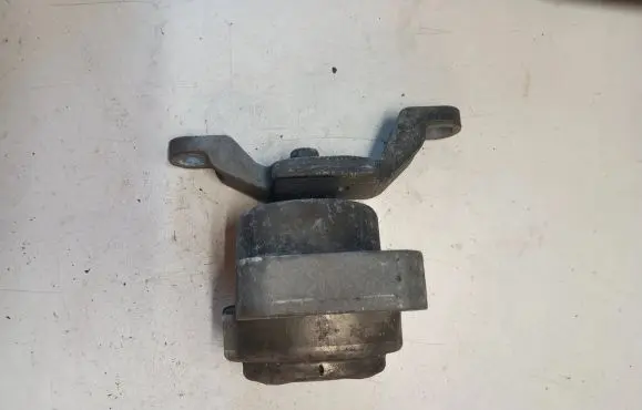 Ford Galaxy Engine mount bracket 8022M05