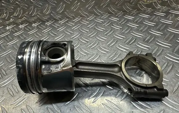 Renault Talisman Piston with connecting rod 080340
