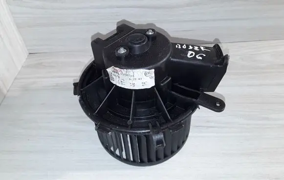 Peugeot Boxer Heater fan/blower 5E1630100