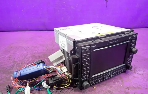 Jeep Grand Cherokee (WK) Radio/CD/DVD/GPS head unit