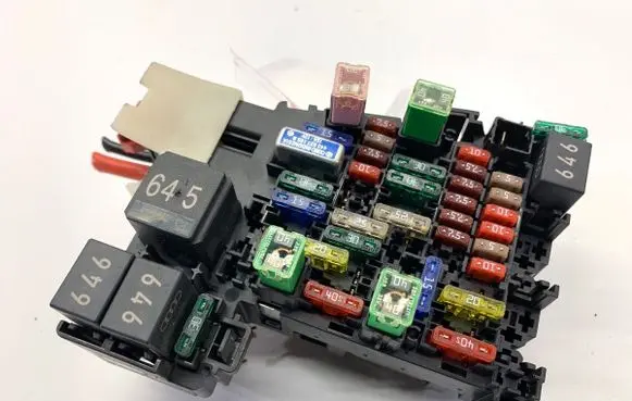 Volkswagen PASSAT B8 Fuse box set 5Q0937615C
