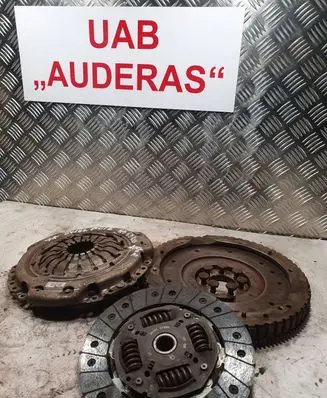 Nissan Note (E11) Clutch set kit 8200518838 301016758R