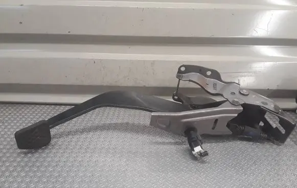 Honda FR-V Brake pedal 