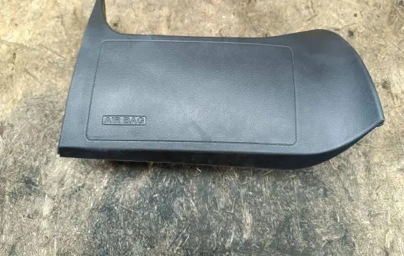 Knee airbag
