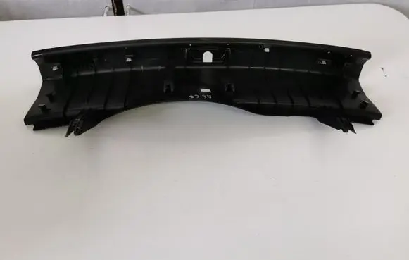 Trunk/boot sill cover protection