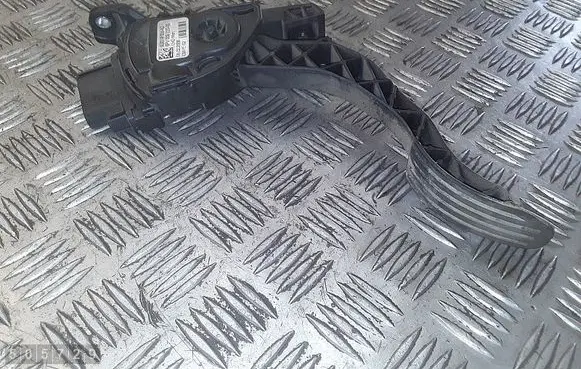 Volvo V70 Accelerator throttle pedal 6pv00922000 6g929f836ad