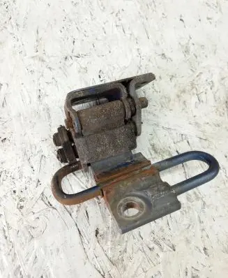 Volkswagen PASSAT B5 Front door lower hinge 8L3831412