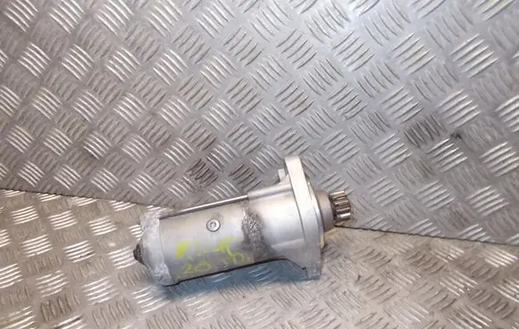 Volkswagen PASSAT B7 Starter motor