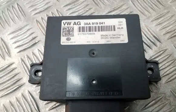 Volkswagen PASSAT B7 Power management control unit 3AA919041