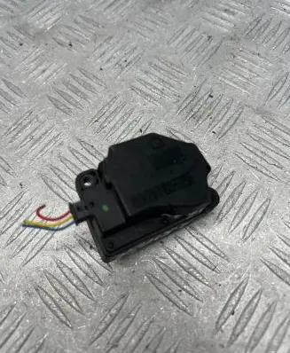 Land Rover Evoque I Air flap motor/actuator 1607526 6G9N 19E616