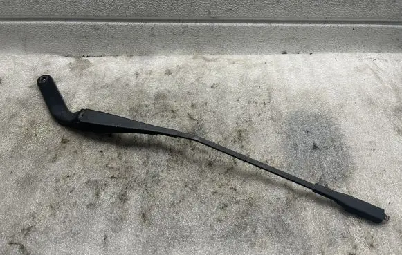 BMW 1 E81 E87 Front wiper blade arm 179728