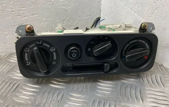 Mitsubishi Pajero Sport I Climate control unit MR360556