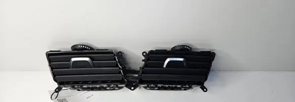 BMW 5 G30 G31 Dash center air vent grill 9329579 09883