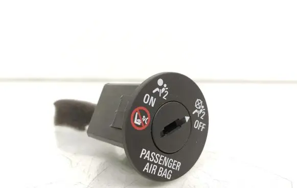 Passenger airbag on/off switch